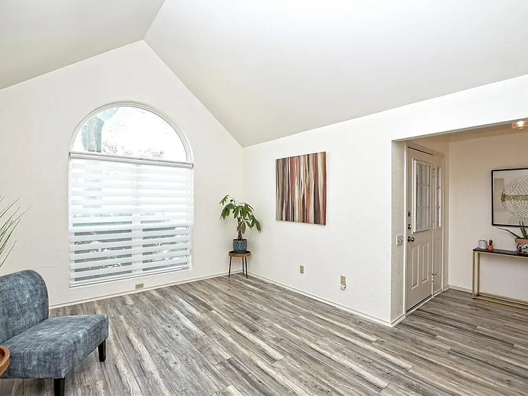 1107 Hatteras Dr — Photo 5