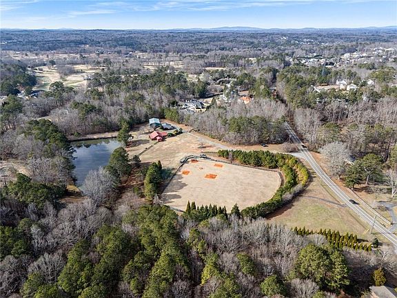 2nd image of 505 Batesville Rd