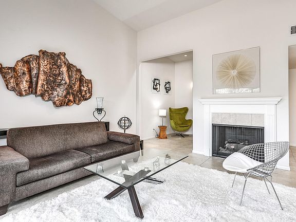 5th image of 330 Tiffany Cir E