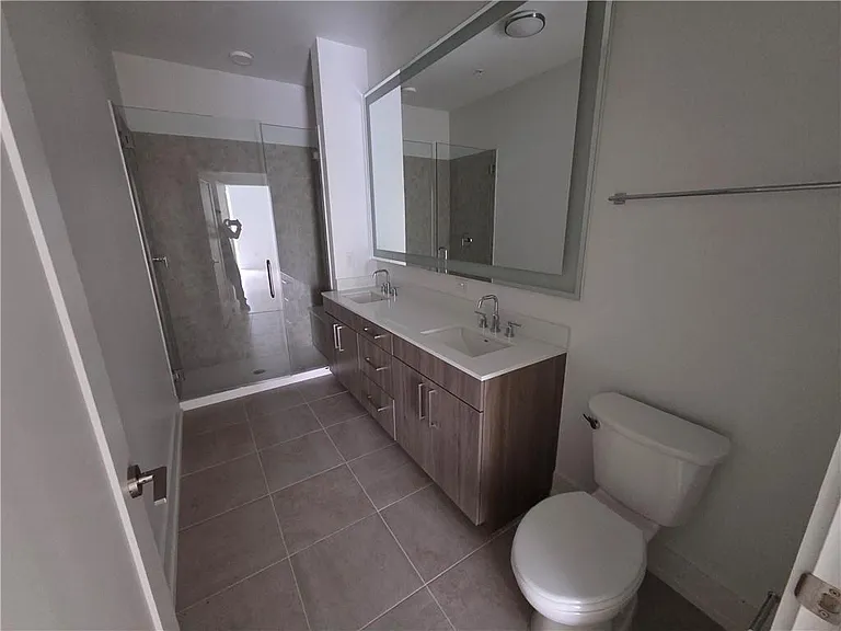 775 Juniper St #304 — Photo 9