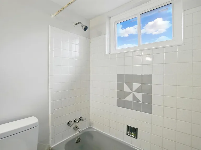 7839 Newbedford Ave #4 — Photo 32
