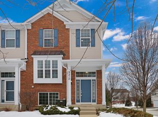 3210 Neubauer Cir, Lindenhurst, IL 60046