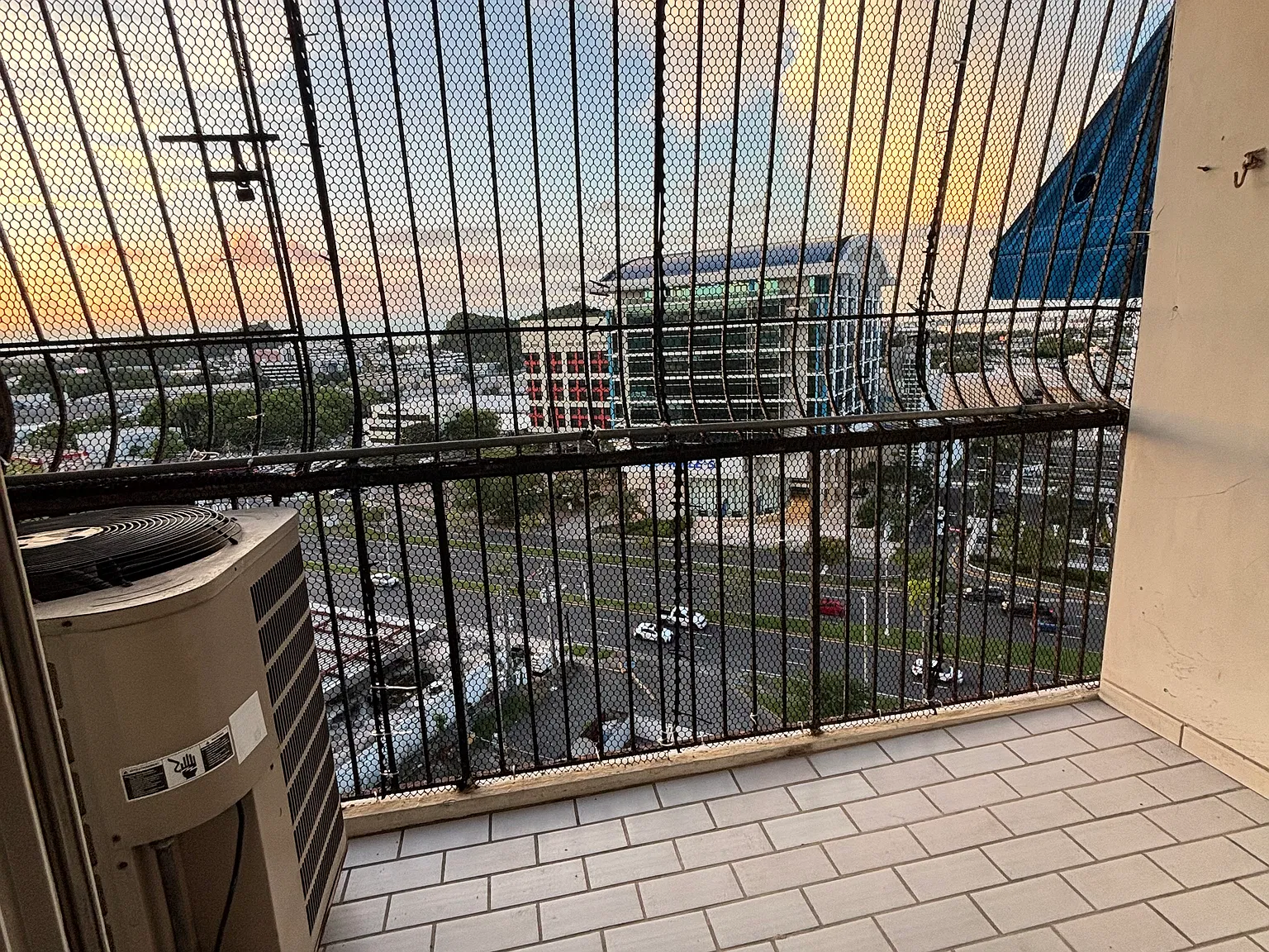 1 bed, 700 sqft, $1,500 — Photo 3