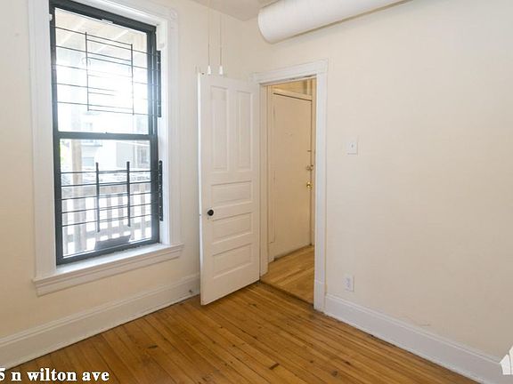4th image of 3525 N Wilton Ave #111