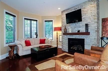 2nd image of 2411 W Winnemac Ave
