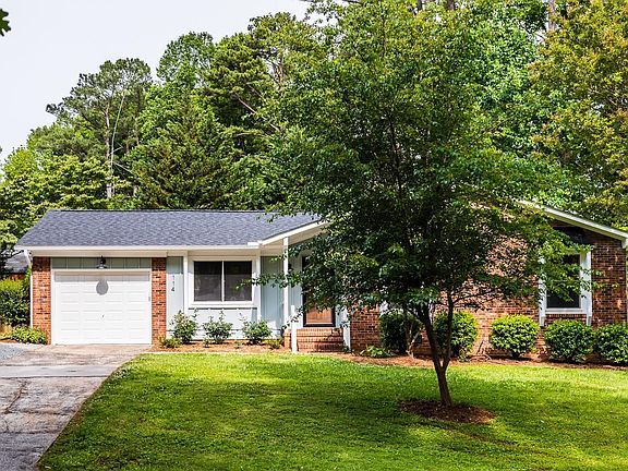 3rd image of 114 Murdock Dr