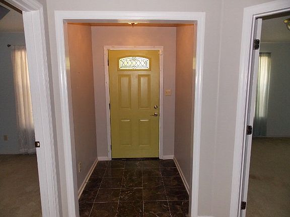 2nd image of 405 Highland Heights Dr