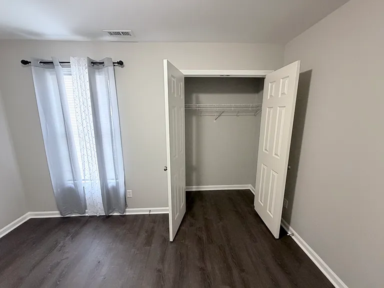 154 Saint George Dr — Photo 8
