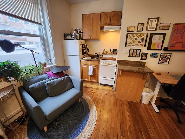 91 Kilmarnock St. — Photo 2
