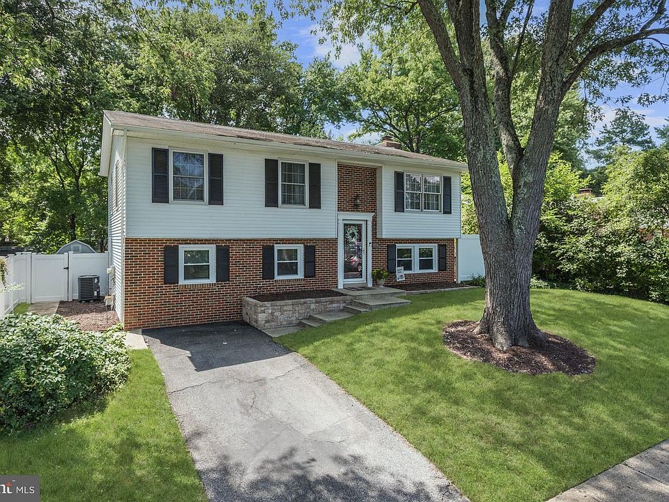 1st image of 950 Autumnwood Dr