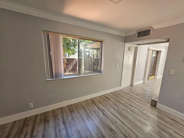2148 Sherwood Forest Blvd #4 — Photo 10