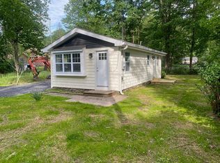 14 2nd St, Godeffroy, NY 12729