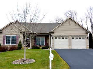 291 Copper Beech Ln, Womelsdorf, PA 19567