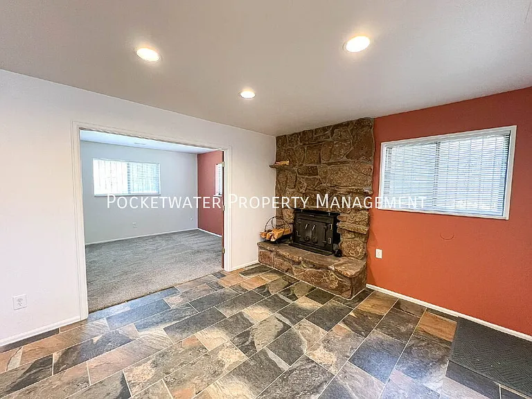 5452 Blackhawk Rd — Photo 18