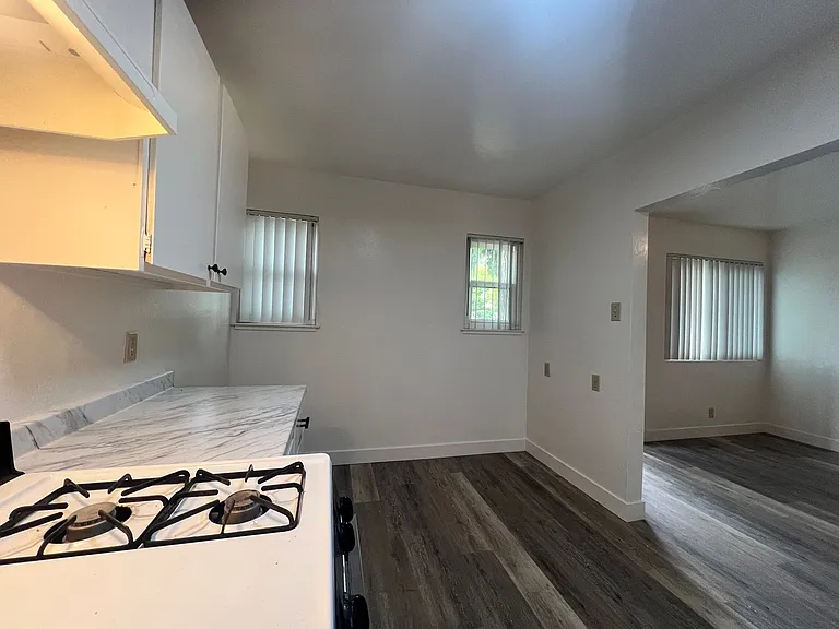 150-172 S Underhill Dr — Photo 6