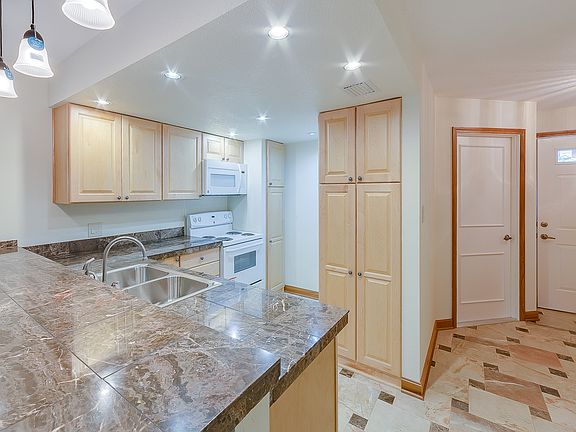 5th image of 5165 Lazy Oaks Dr
