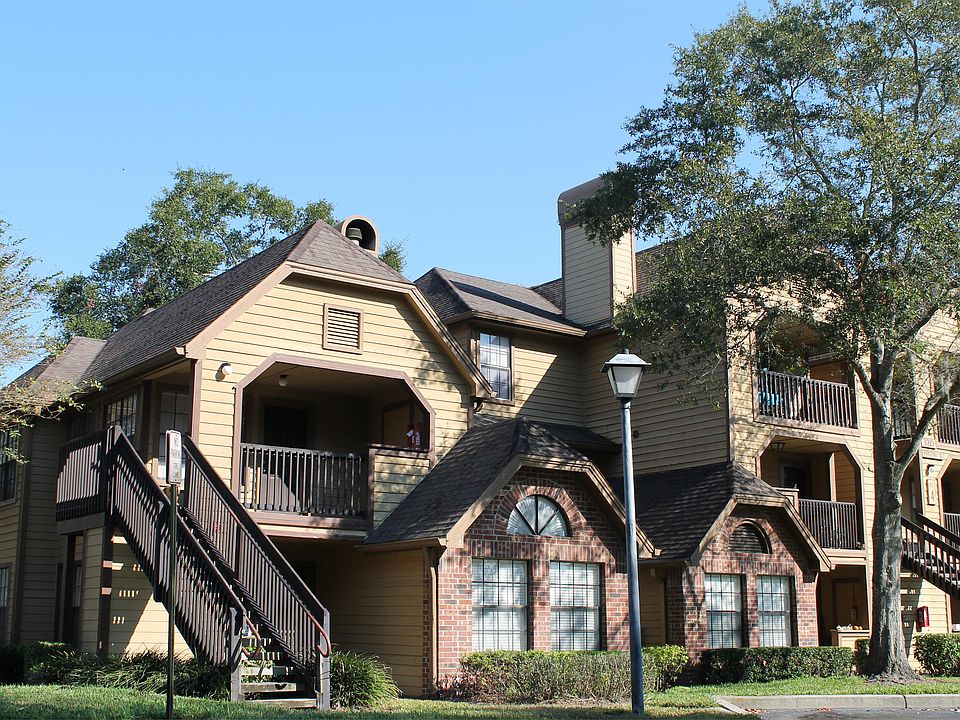1st image of 465 Forestway 205 Cir