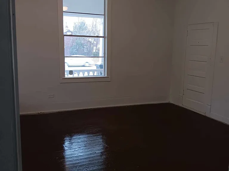 301 E Brin St #B — Photo 7