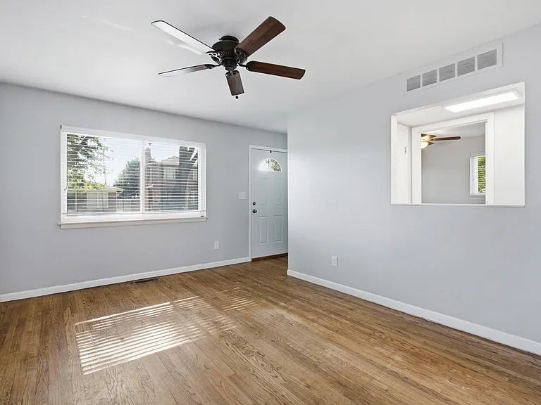 28816 Groveland St — Photo 5
