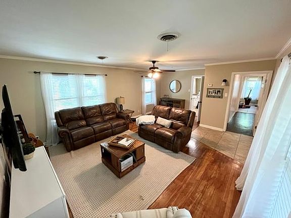 4th image of 2931 Chisholm Trl