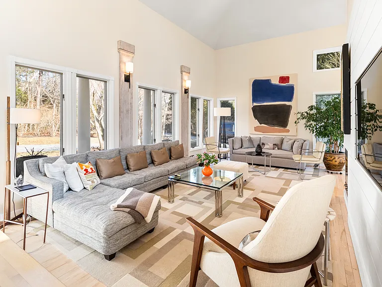 15 Farm Ln — Photo 4