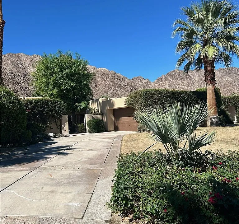 77010 Avenida Fernando