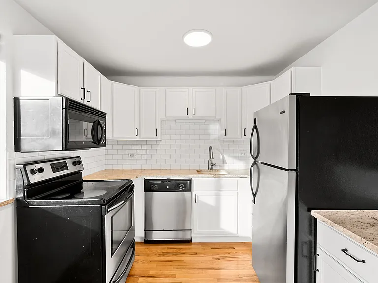 21 N Washington St #303 — Photo 4