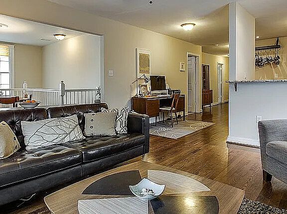 2nd image of 407 S Windomere Ave APT A