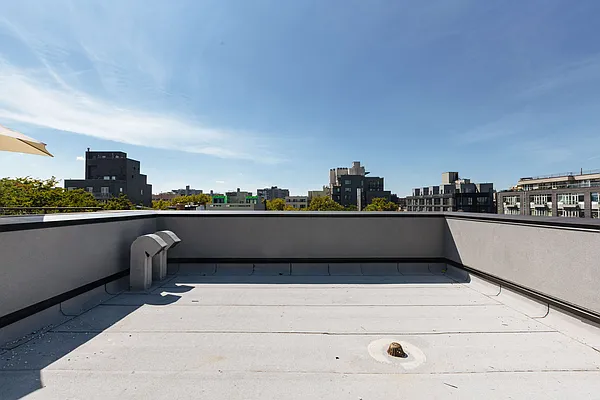 Rented by Nooklyn NYC LLC | media 72