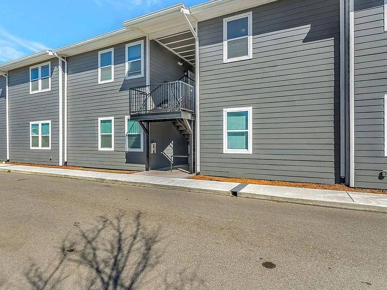 Hickory Lofts — Photo 32