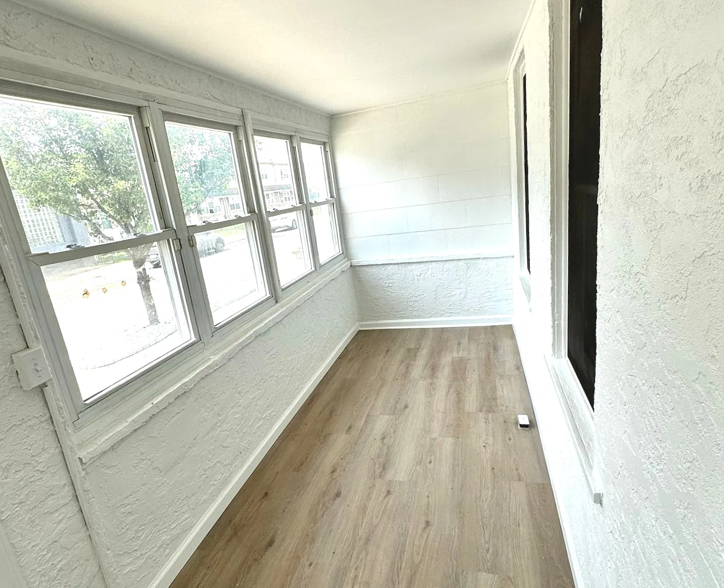2 bed, 1088 sqft, $1,950 — Photo 2