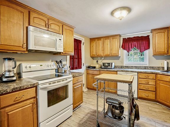 4th image of 358 North St