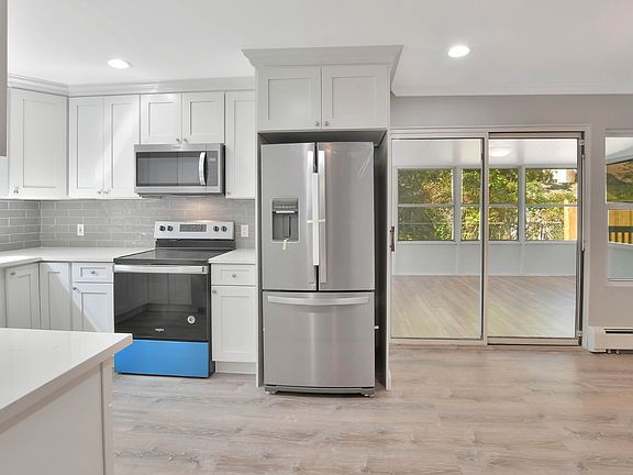 5th image of 80 Huguenot Dr