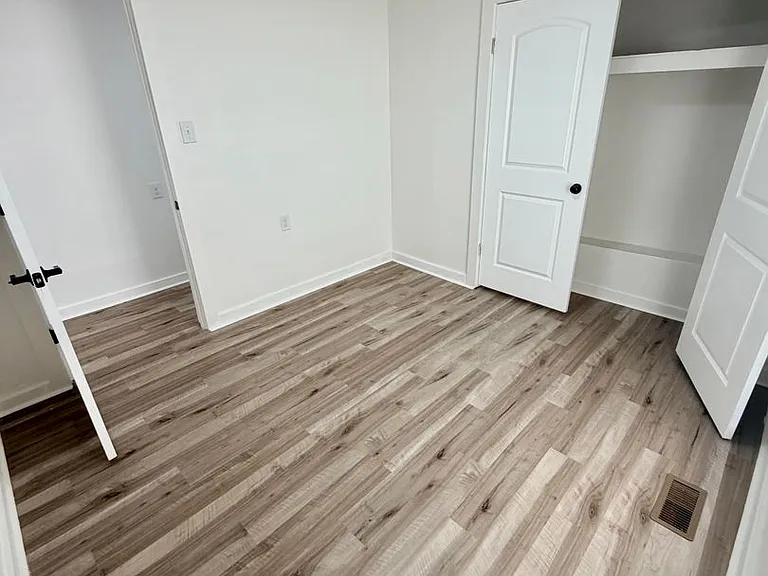 531 Smith St — Photo 6