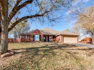 7953 Linda Ln, Guthrie, OK 73044