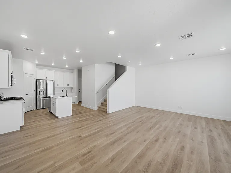 895 W Boxthorn Dr — Photo 9