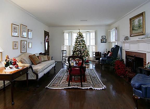 4th image of 2824 Stanford Ave
