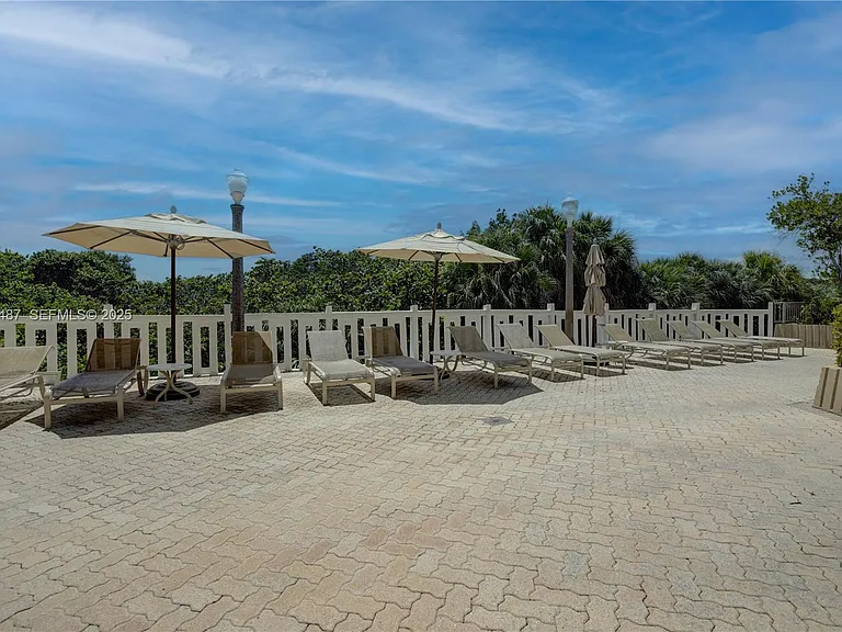 1121 Crandon Blvd #E1001 — Photo 28
