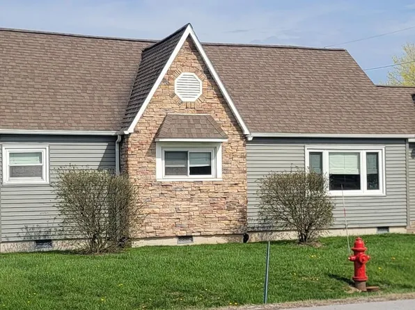 5411 E Channel Dr, Port Clinton, OH 43452