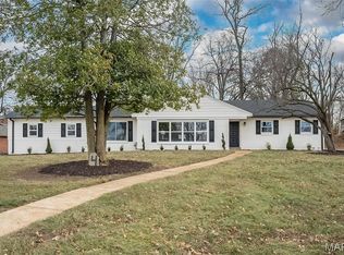 4 Westminster Dr, Saint Louis, MO 63126