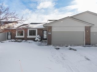 892 Creekridge Dr, Holland, MI 49423