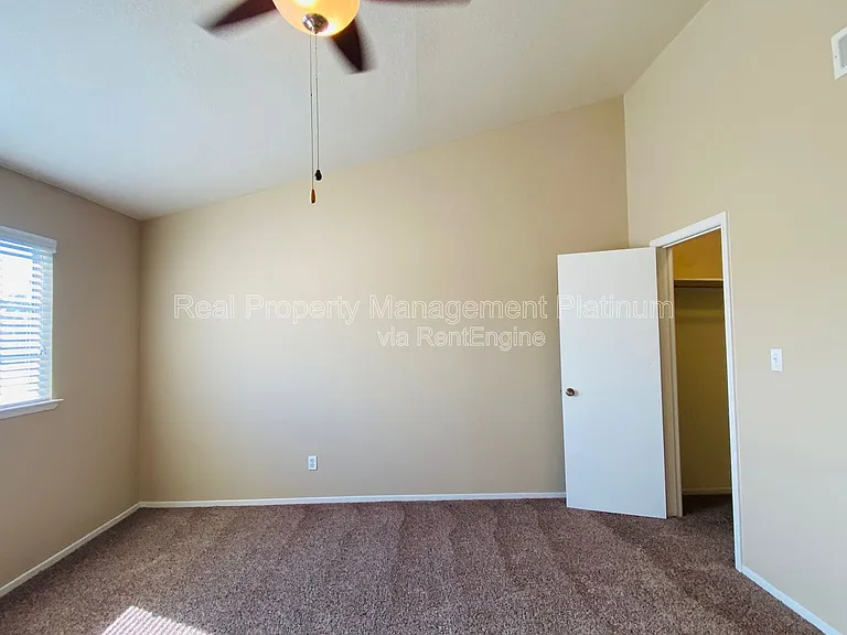 8153 N Cedar Ave #212 — Photo 25