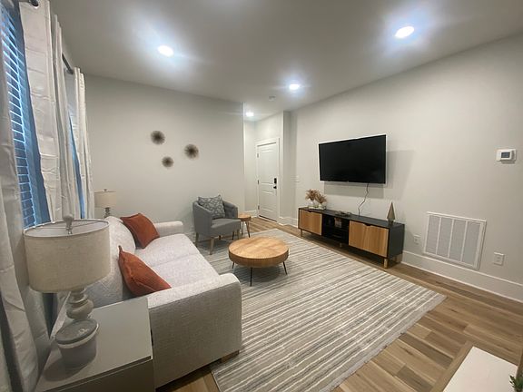 3rd image of 1966 Hinshaw Ave APT 2