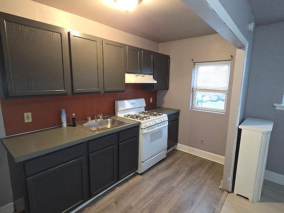 5th image of 734 Copley Rd
