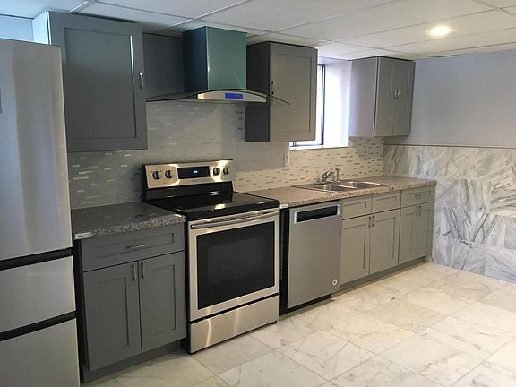 2nd image of 640 N Marion St #B