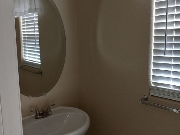 1st level half bath