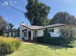 1700 E Woodland Rd, Ponca City, OK 74604