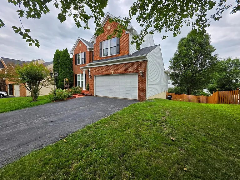 17204 Sumac Ct — Photo 2