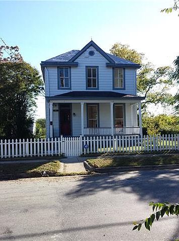 1st image of 307 W Roberts St