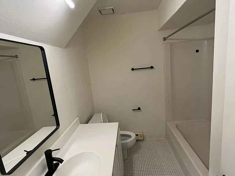 University Park Apartments near Cornell University — Photo 287